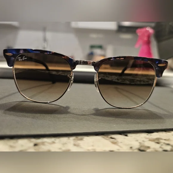 Ray-Ban Clubmaster RB3016 1256/51  Polorized Sunglasses - Picture 3 of 9